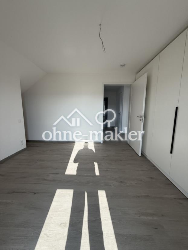 Blick Schlafzimmer in Wohnung