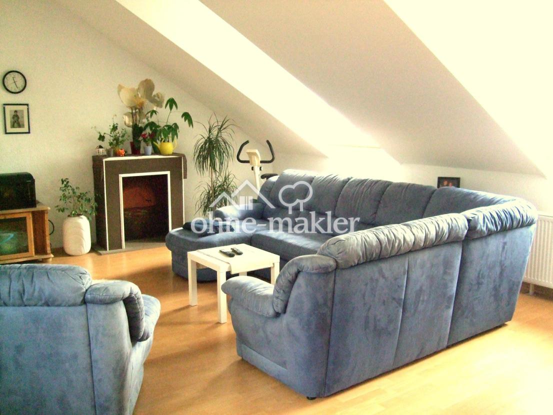 Sonniges, großes Wohnzimmer