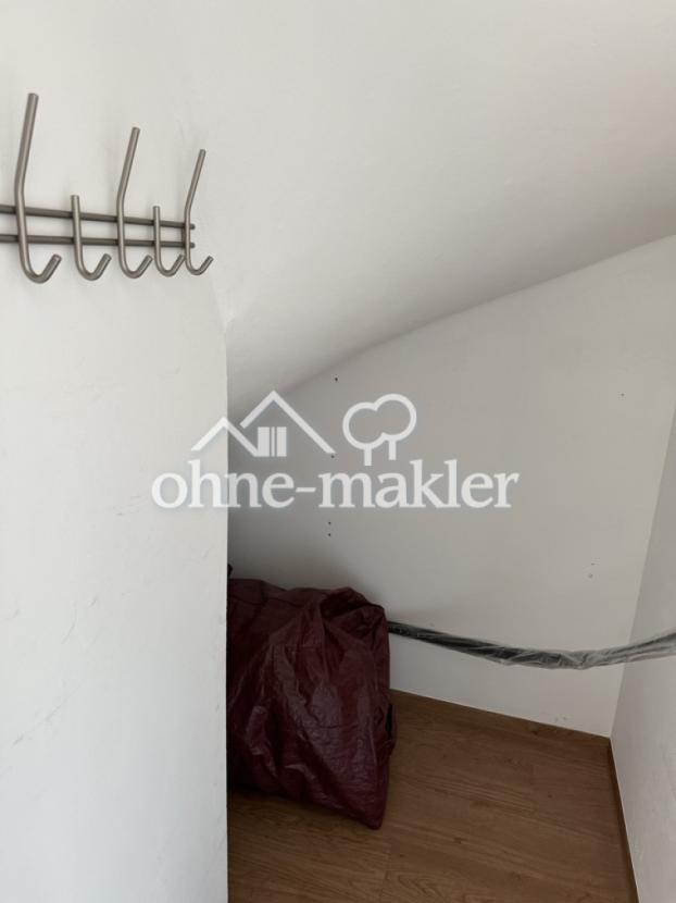 DG: Abstellraum unter Treppe 2