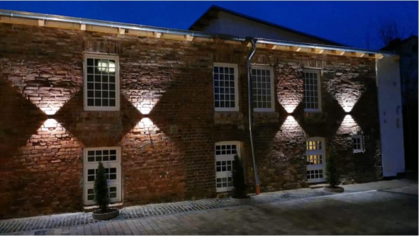 Fassade bei Nacht