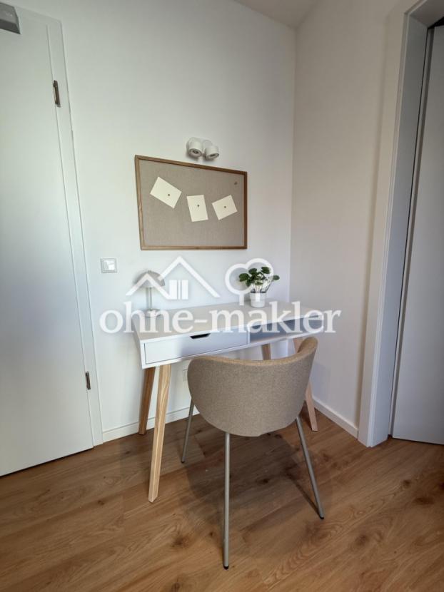 Schreibtisch