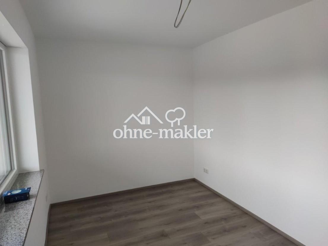 Zimmer mit Balkon